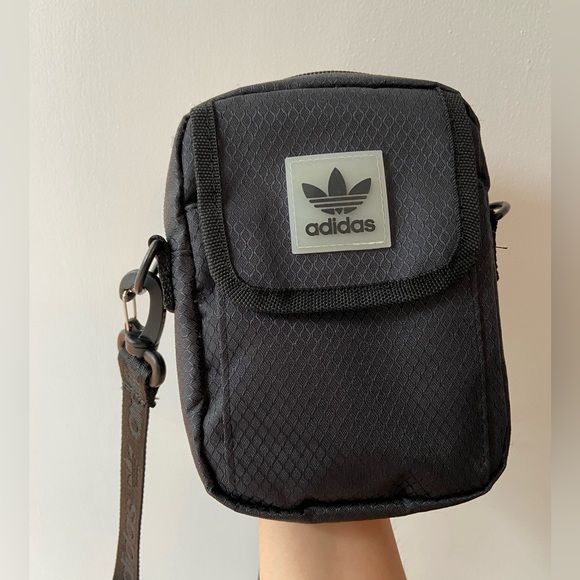 Adidas Originals festival crossbody bag - Picture 1 of 3